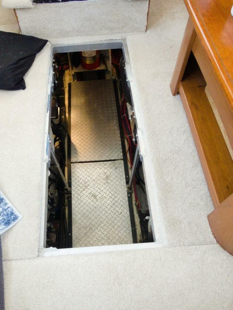 Slide: The Image of Carver 444 Cockpit Motor Yacht 2001 - 4460313