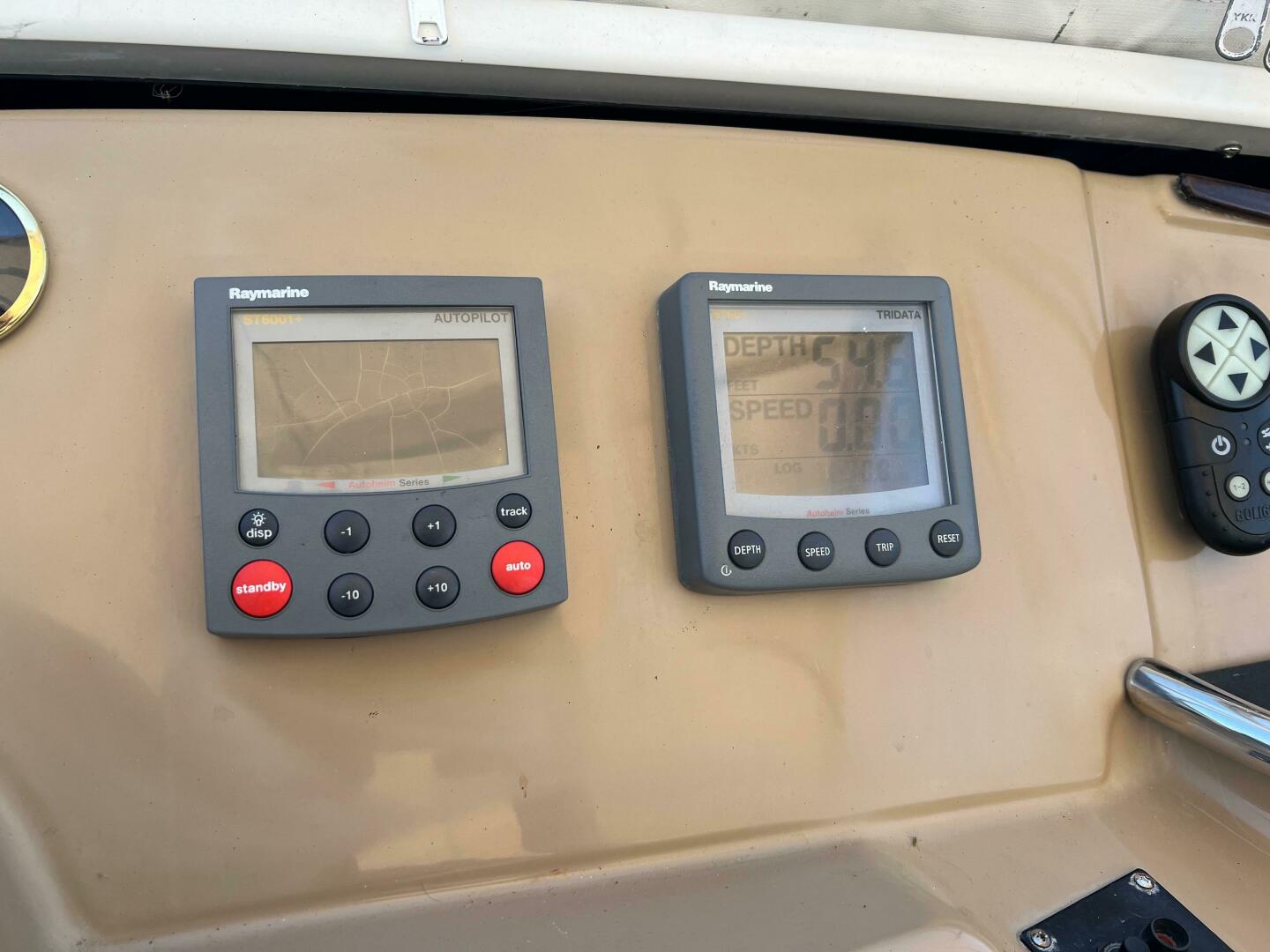 Slide: The Image of Carver 444 Cockpit Motor Yacht 2002 - 5228204