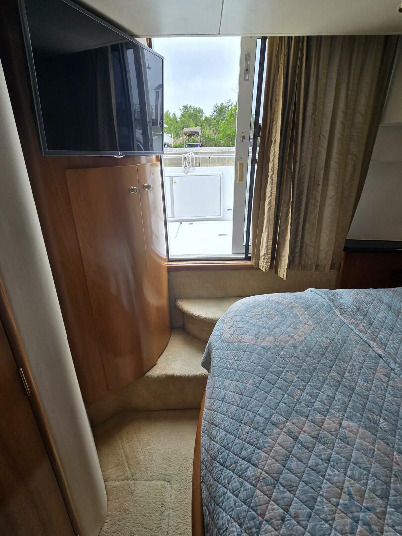 Slide: The Image of Carver Main Cabin 3 - 5392690