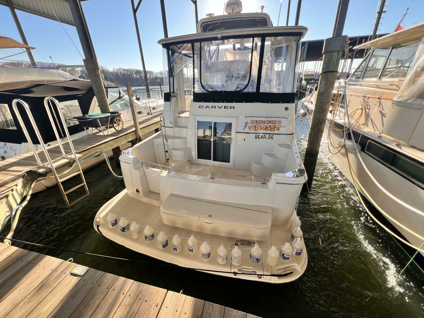 Slide: The Image of Carver 444 Cockpit Motor Yacht 2005 - 4978587