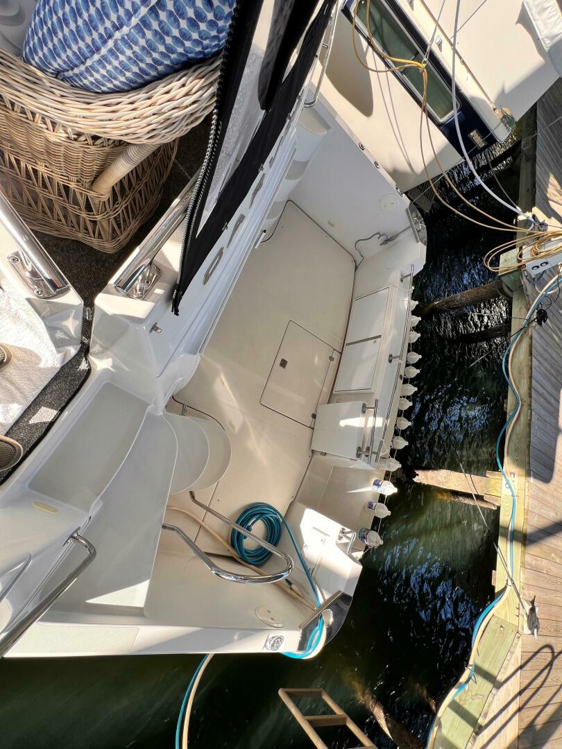Slide: The Image of Carver 444 Cockpit Motor Yacht 2005 - 4978433