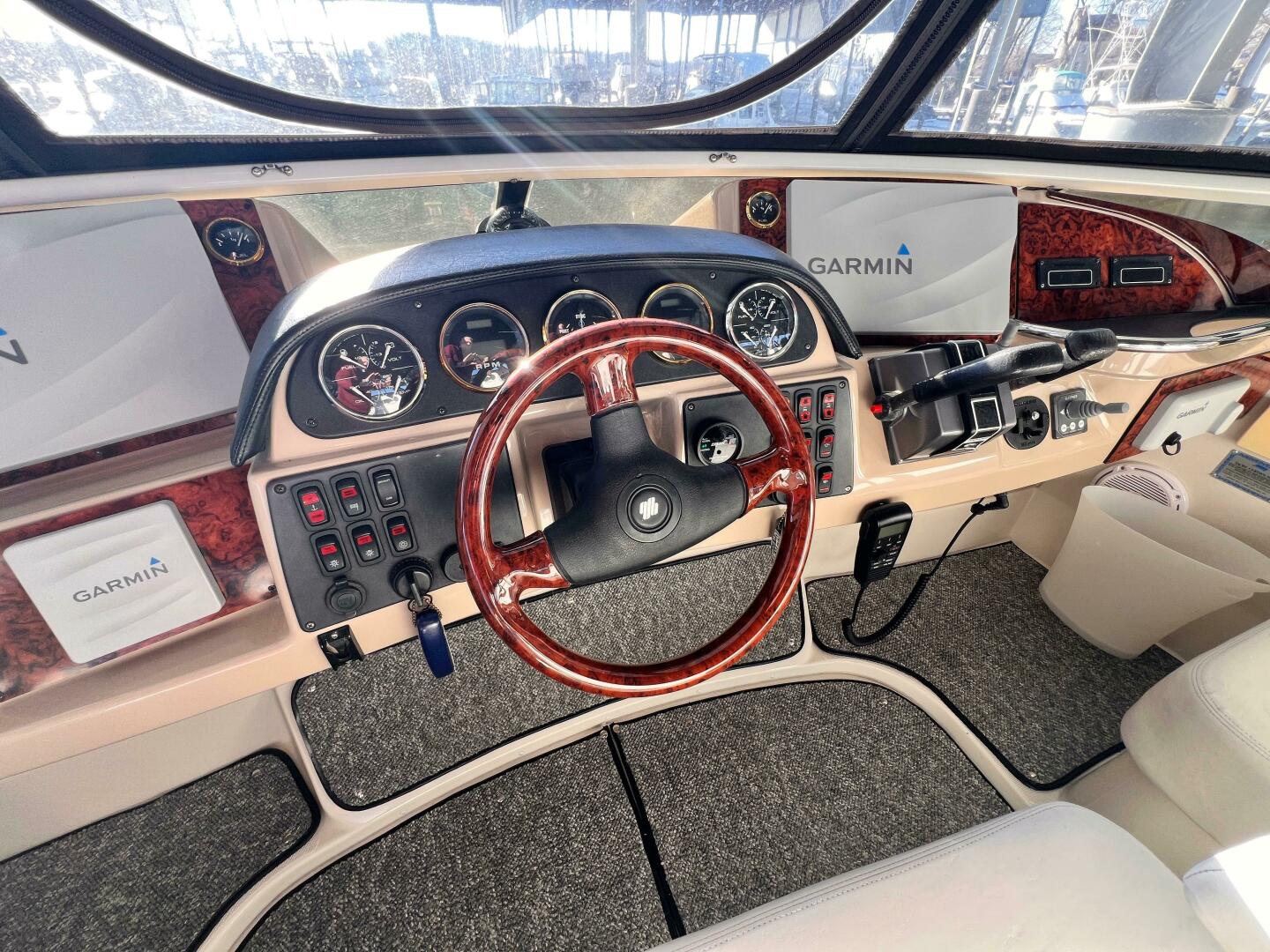 Slide: The Image of Carver 444 Cockpit Motor Yacht 2005 - 4978455