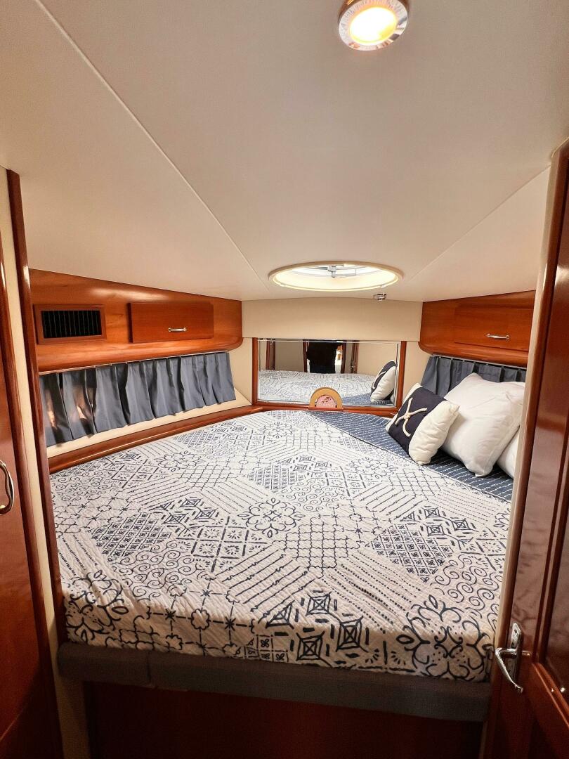 Slide: The Image of Carver 444 Cockpit Motor Yacht 2005 - 4978471