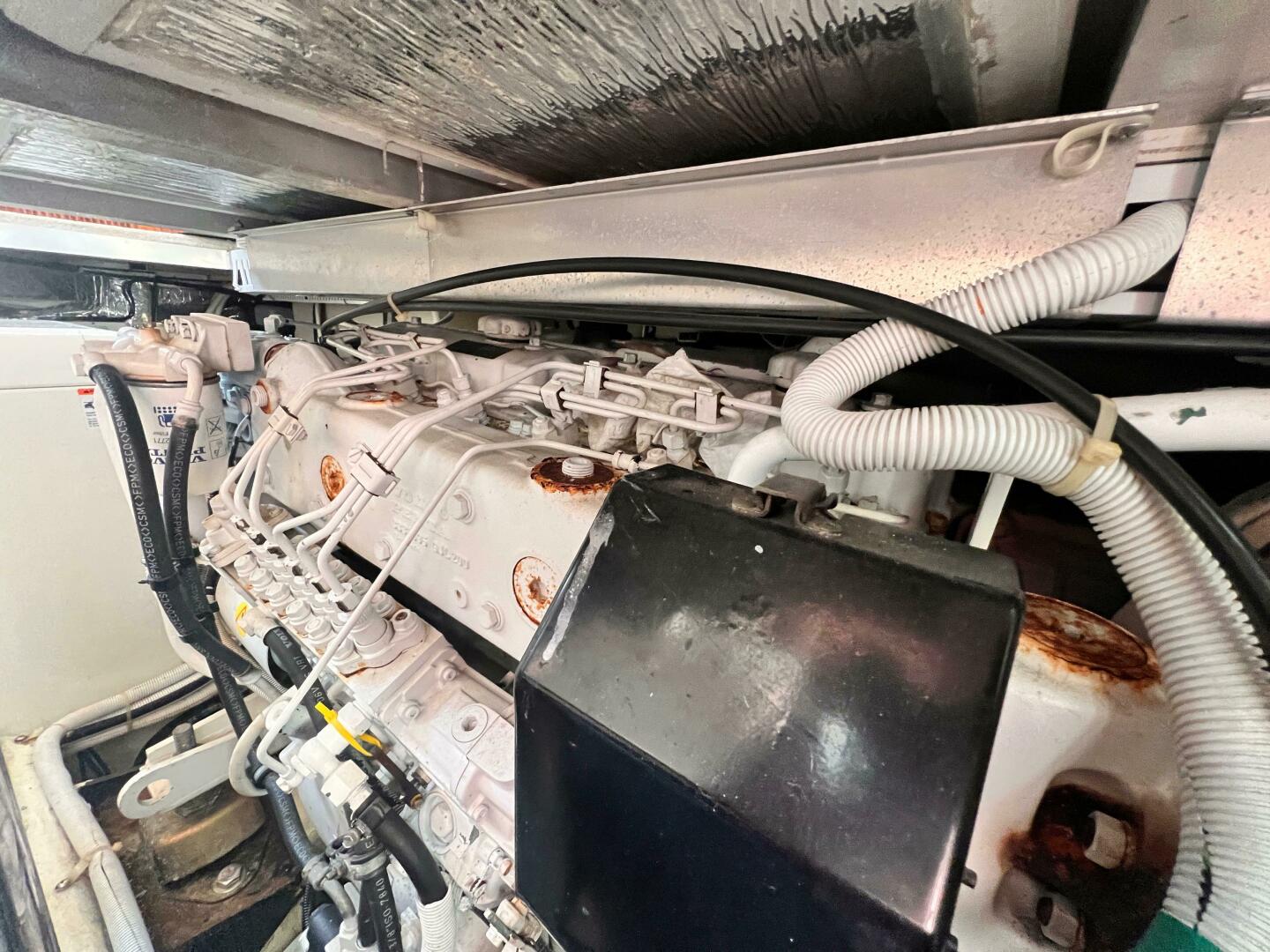 Slide: The Image of Carver 444 Cockpit Motor Yacht 2005 - 4978486