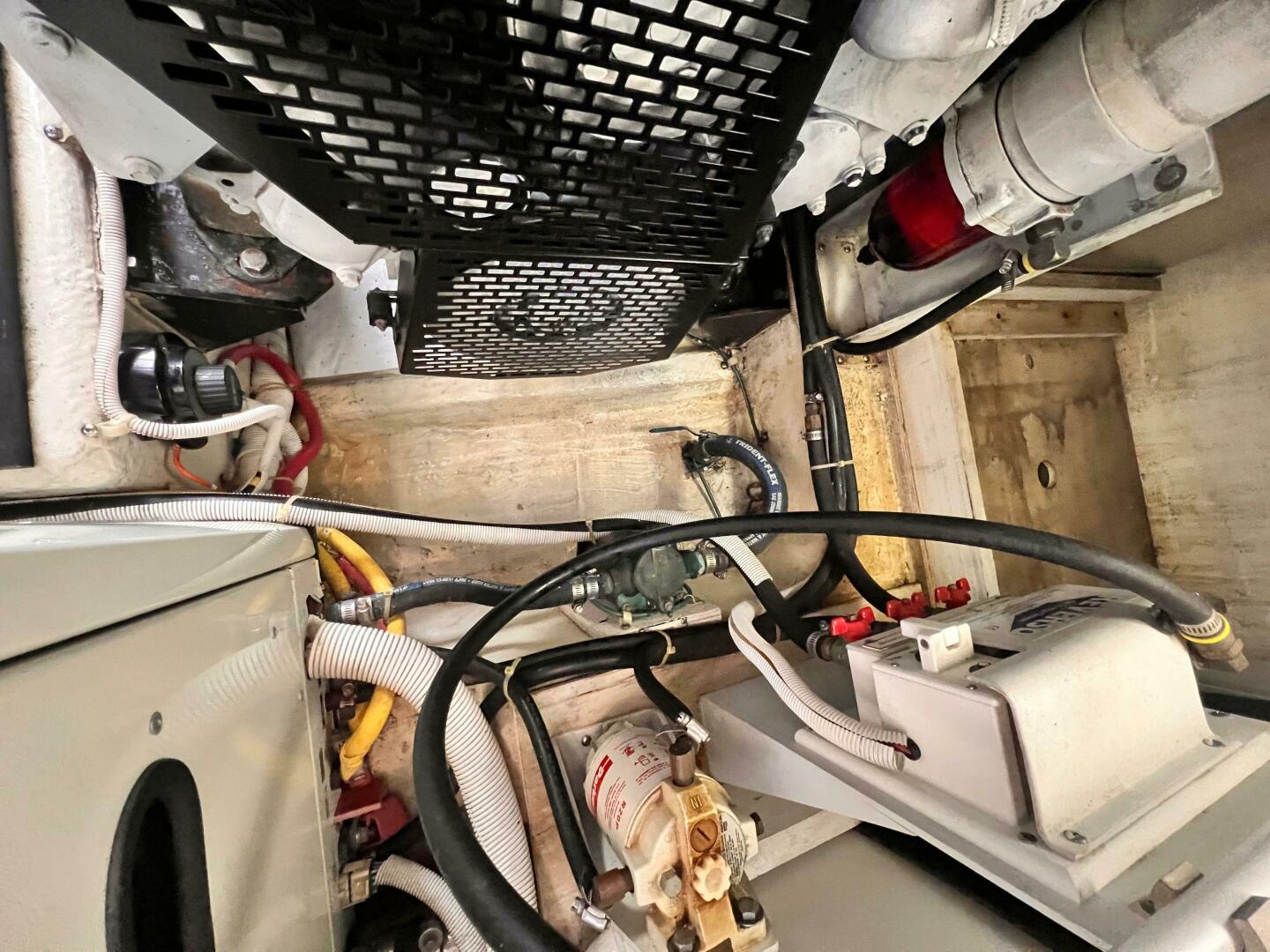 Slide: The Image of Carver 444 Cockpit Motor Yacht 2005 - 4978493