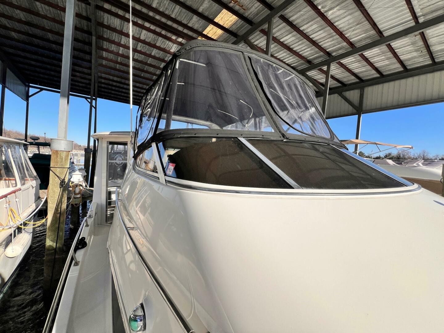 Slide: The Image of Carver 444 Cockpit Motor Yacht 2005 - 4978441