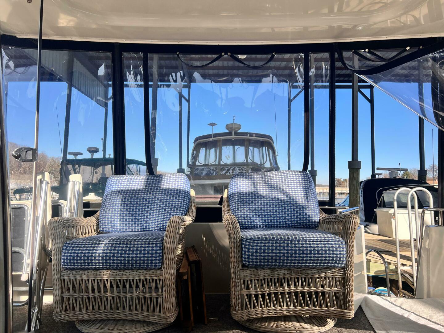 Slide: The Image of Carver 444 Cockpit Motor Yacht 2005 - 4978513