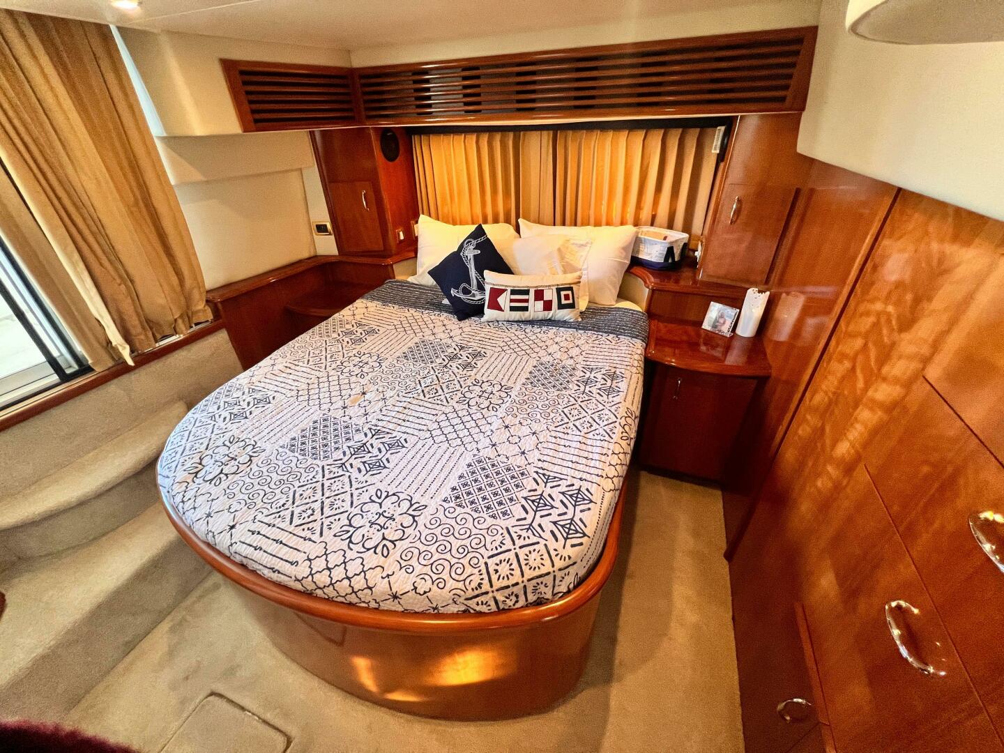Slide: The Image of Carver 444 Cockpit Motor Yacht 2005 - 4978515