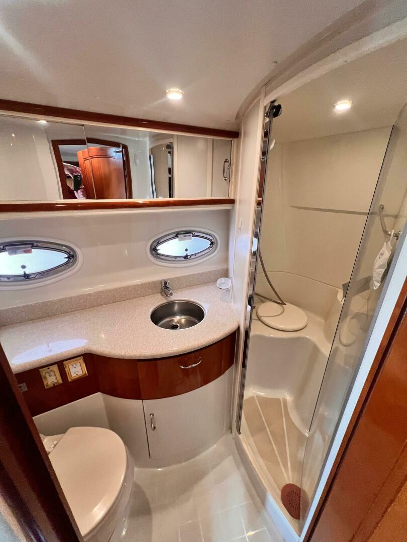Slide: The Image of Carver 444 Cockpit Motor Yacht 2005 - 4978518