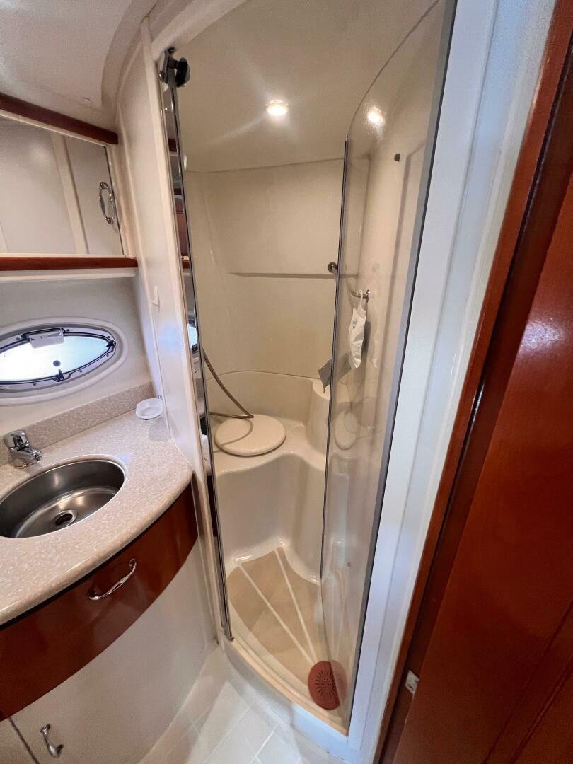 Slide: The Image of Carver 444 Cockpit Motor Yacht 2005 - 4978520