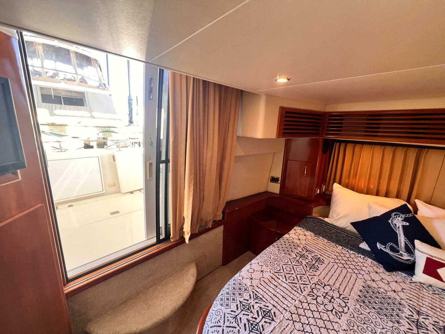 Slide: The Image of Carver 444 Cockpit Motor Yacht 2005 - 4978535