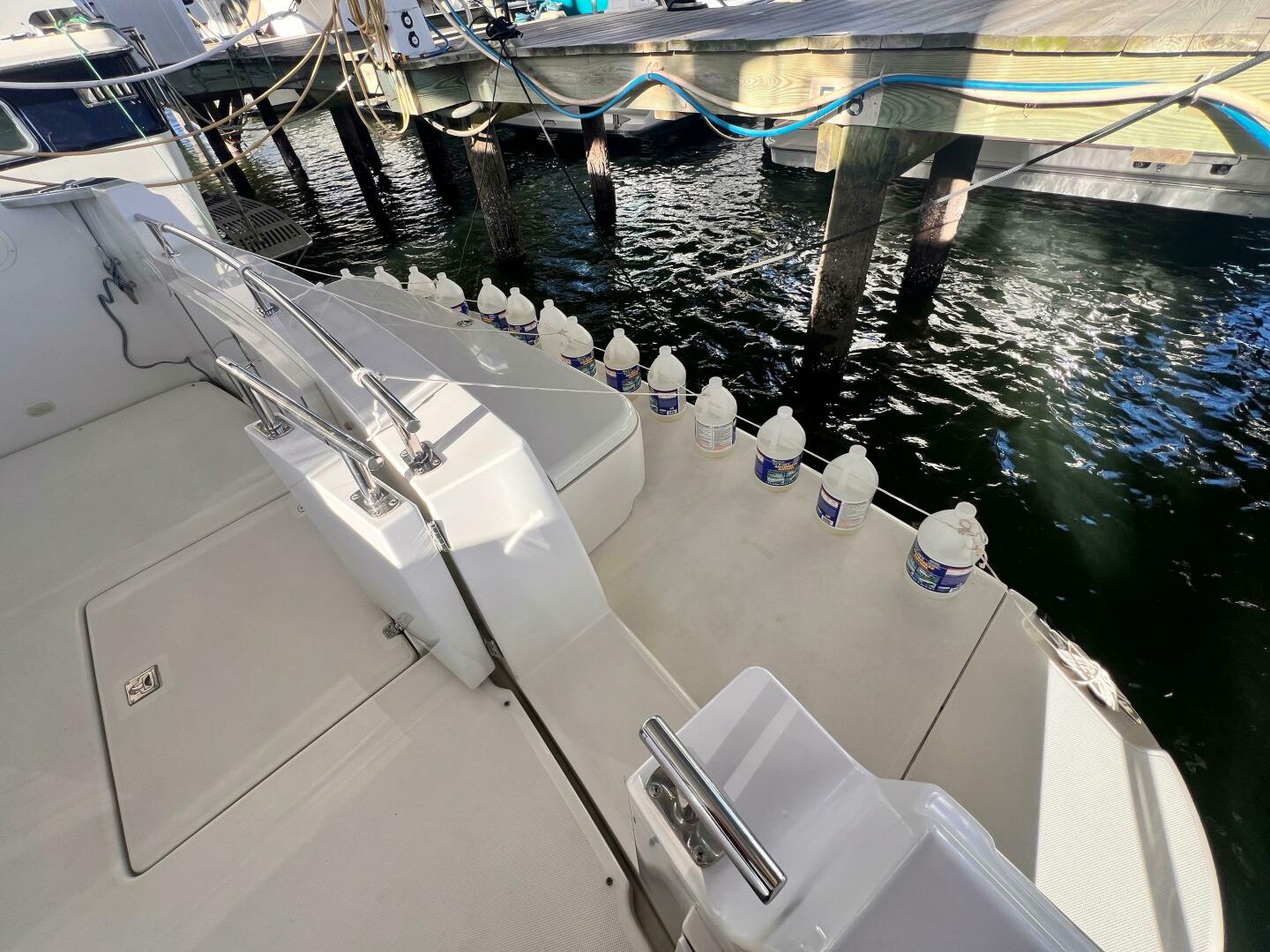 Slide: The Image of Carver 444 Cockpit Motor Yacht 2005 - 4978552