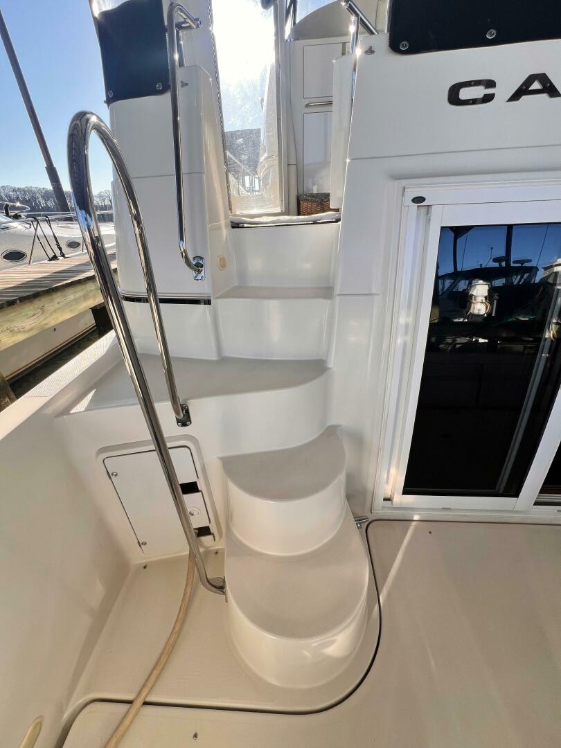 Slide: The Image of Carver 444 Cockpit Motor Yacht 2005 - 4978556