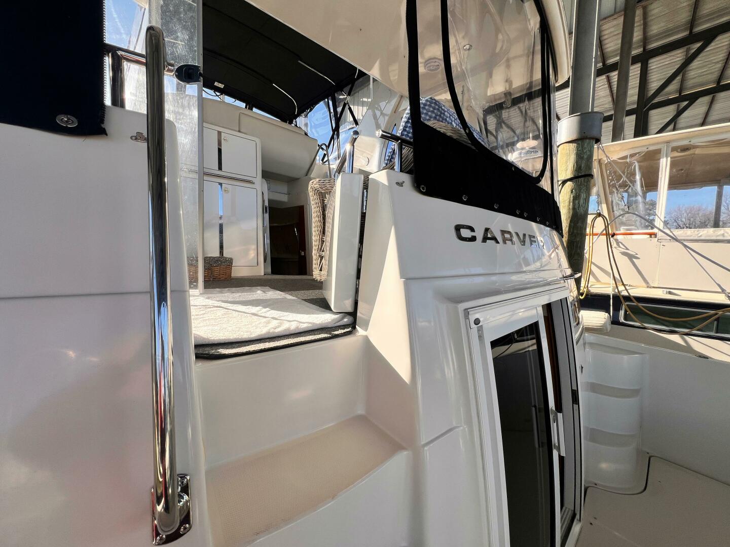 Slide: The Image of Carver 444 Cockpit Motor Yacht 2005 - 4978558