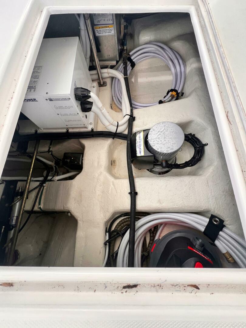 Slide: The Image of Carver 444 Cockpit Motor Yacht 2005 - 4978563
