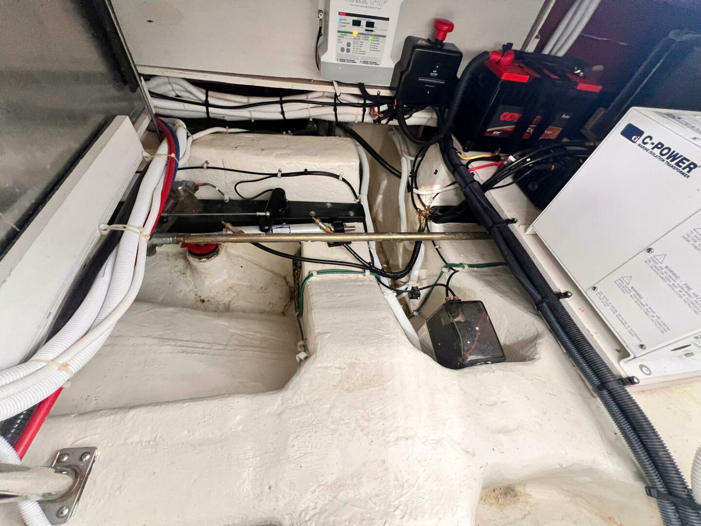 Slide: The Image of Carver 444 Cockpit Motor Yacht 2005 - 4978566