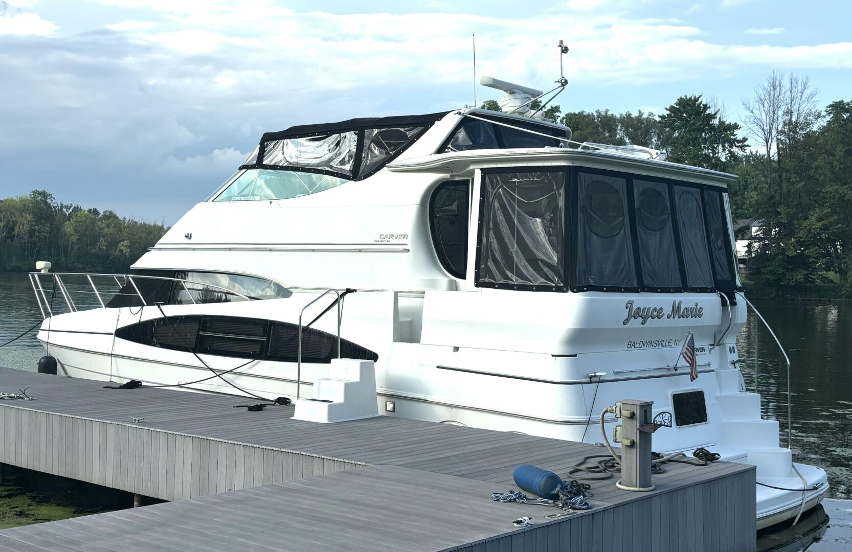 Slide: The Image of Carver 466 Motor Yacht 2004 - 5486445
