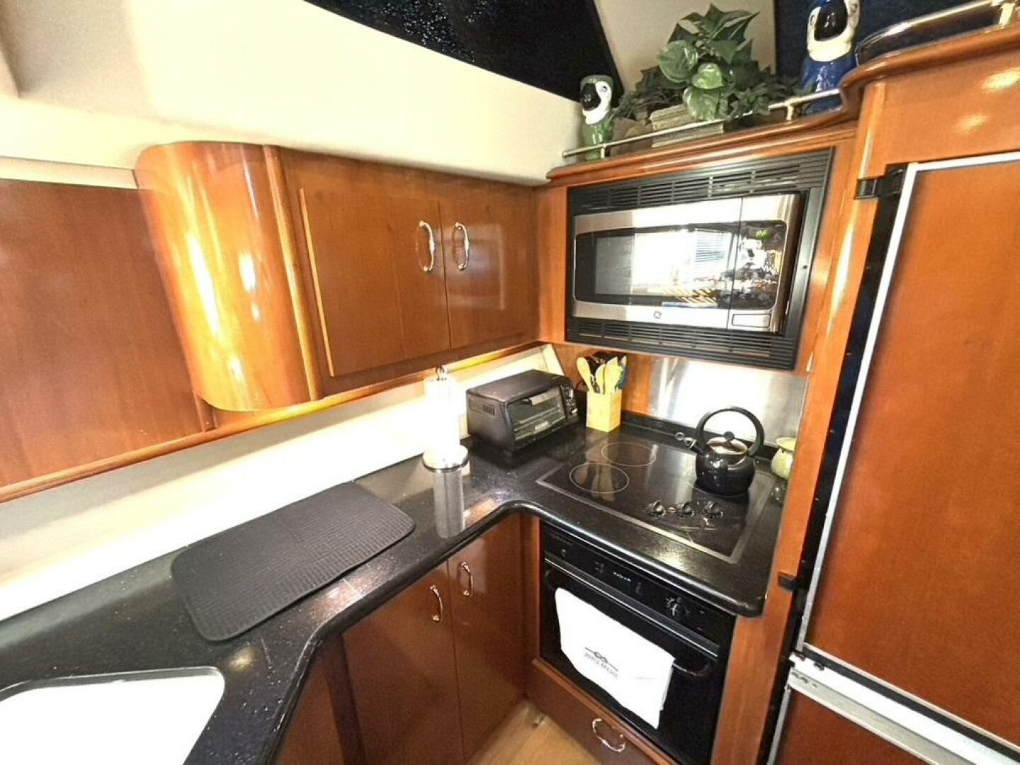 Slide: The Image of Carver 466 Motor Yacht 2004 - 5486415