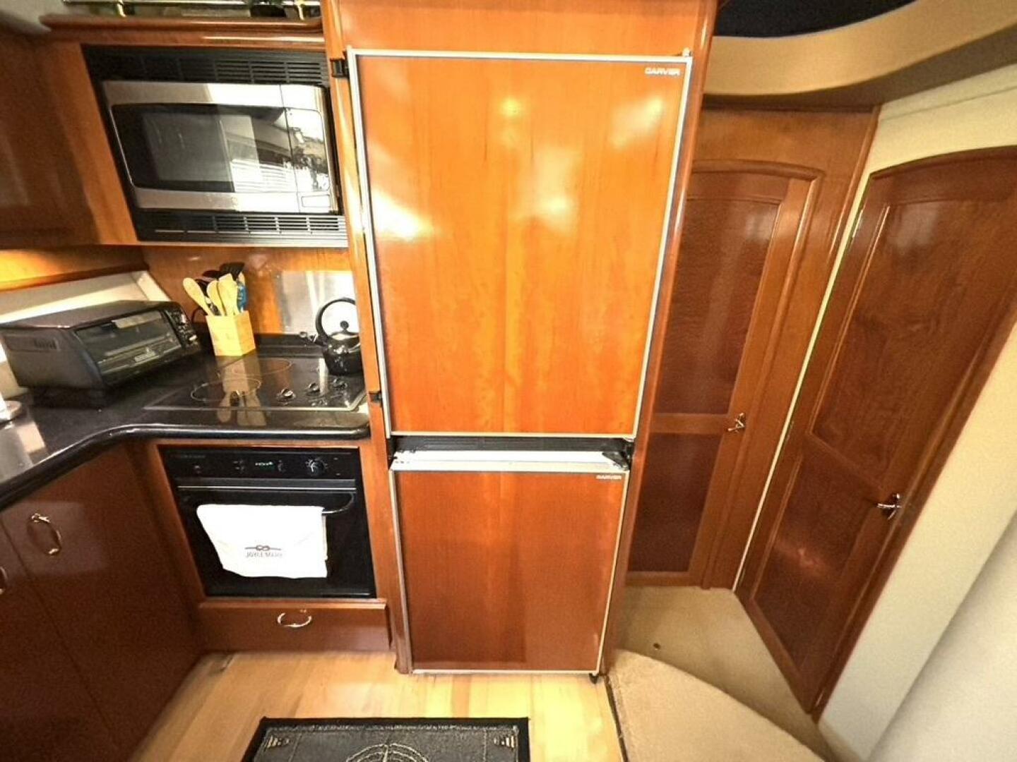 Slide: The Image of Carver 466 Motor Yacht 2004 - 5486417
