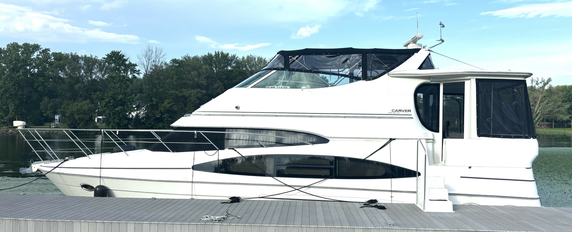 Slide: The Image of Carver 466 Motor Yacht 2004 - 5486120