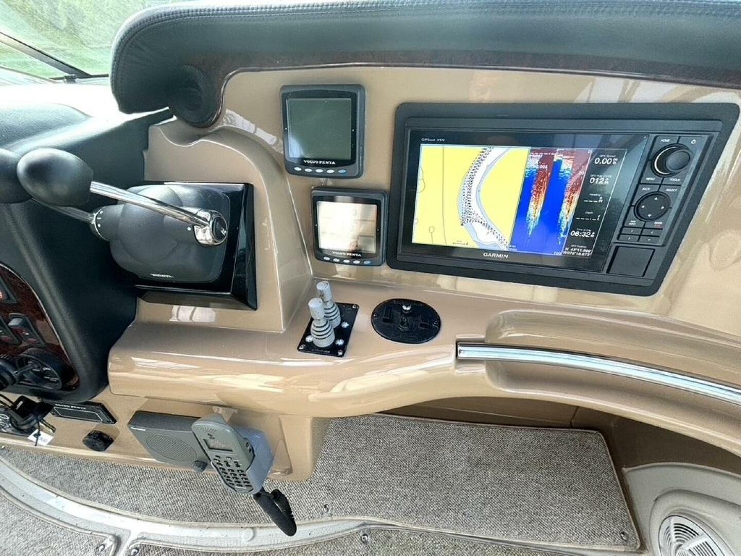 Slide: The Image of Carver 466 Motor Yacht 2004 - 5486401