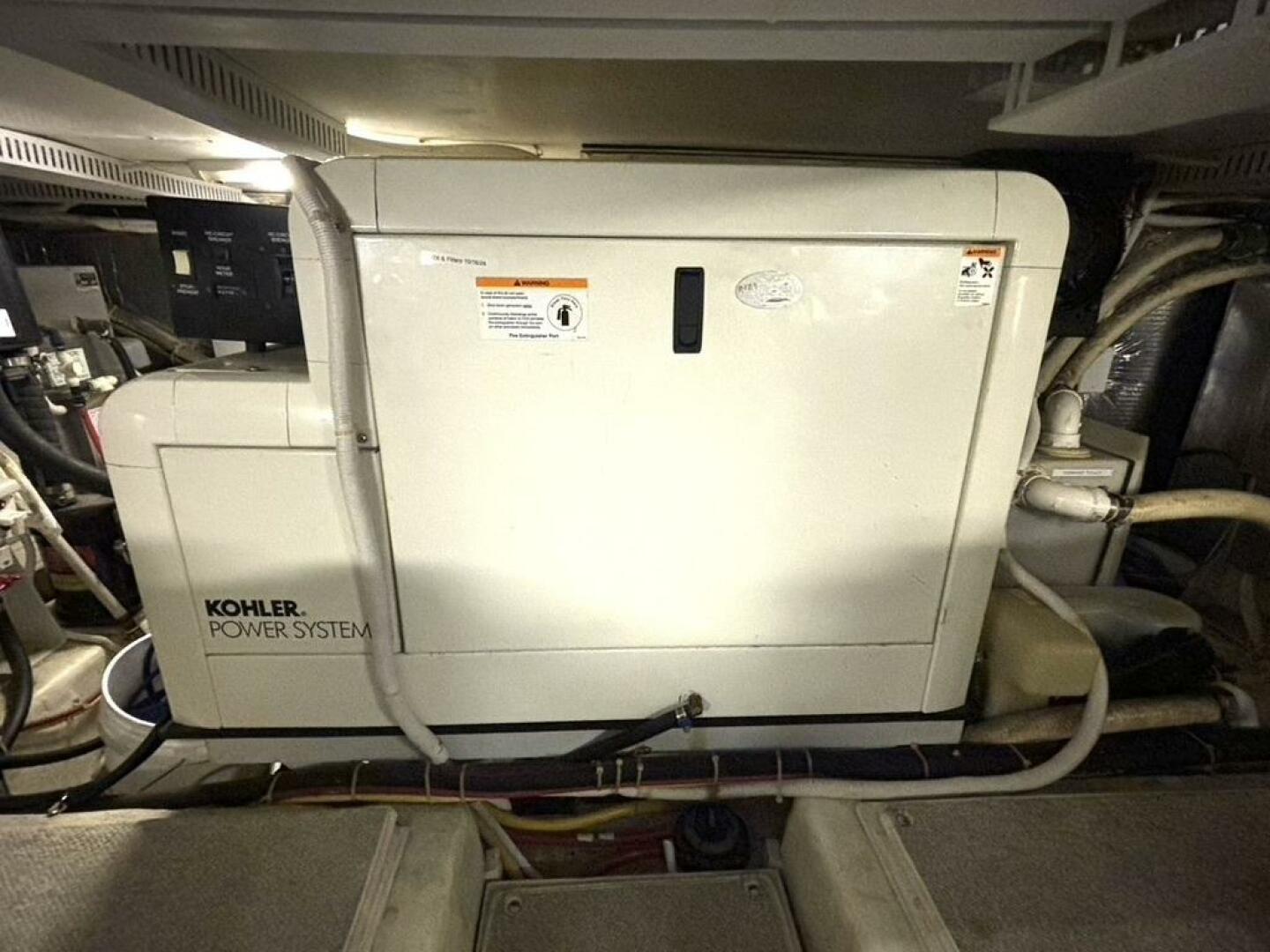 Slide: The Image of Carver 466 Motor Yacht 2004 - 5486444