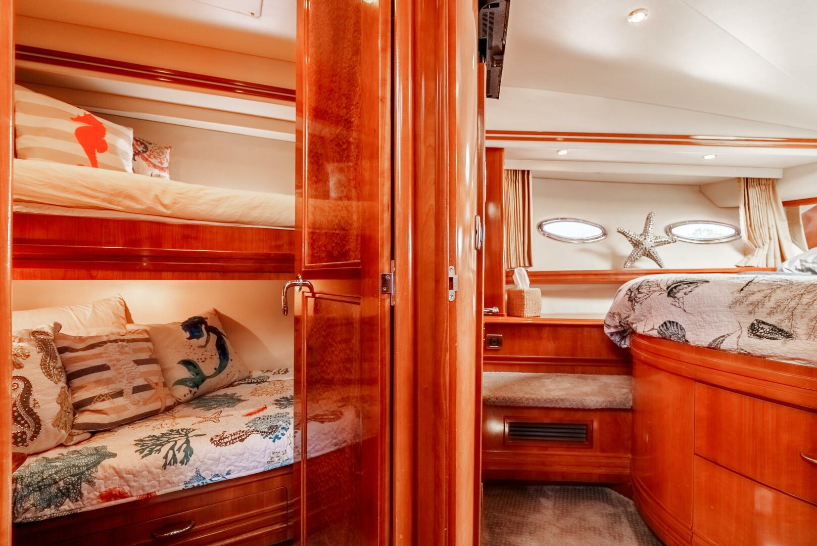 Slide: The Image of Carver 56 Mid to VIP Berth - 5065047