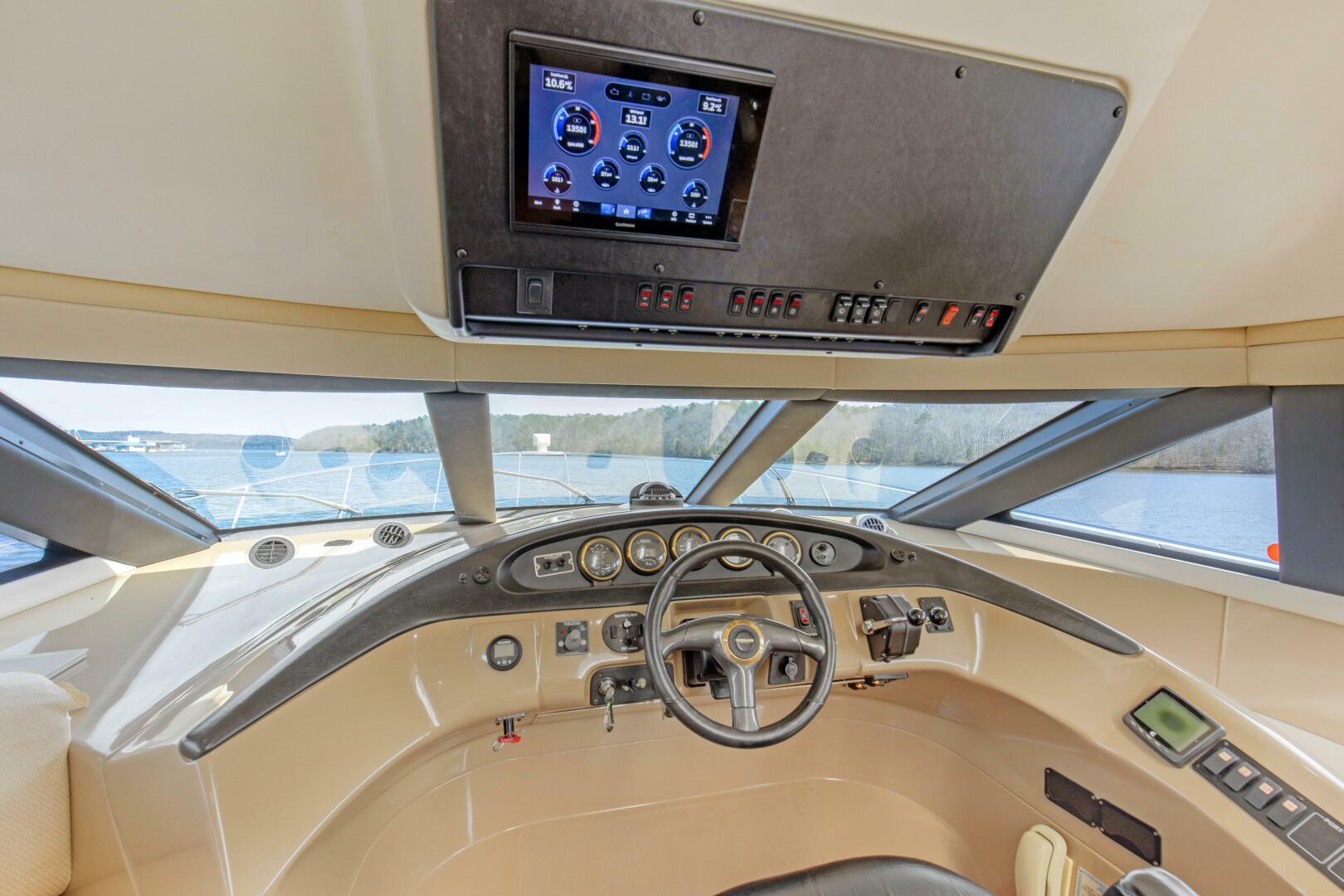 Slide: The Image of 2003 57' Carver 570 Voyager Beautiful Lower Helm - 4317403