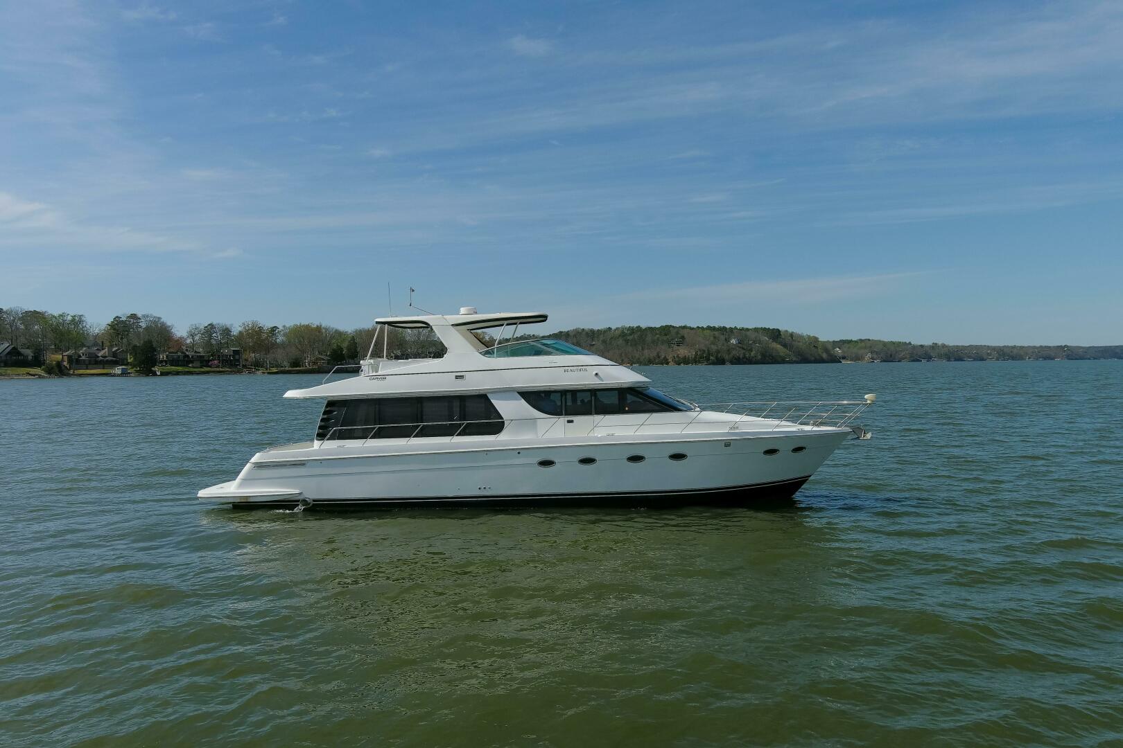Slide: The Image of 2003 57 Carver 570 Voyager Beautiful Profile Picture - 4270461