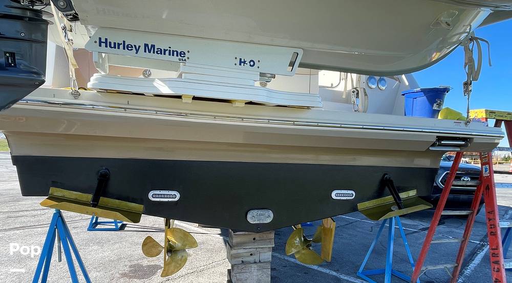 Slide: The Image of Carver C34 Command Bridge/Flybridge 2013 - 15826905