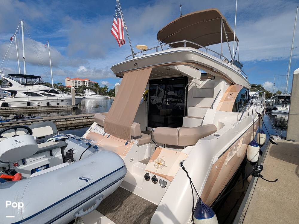 Slide: The Image of Carver C34 Command Bridge/Flybridge 2013 - 15900843