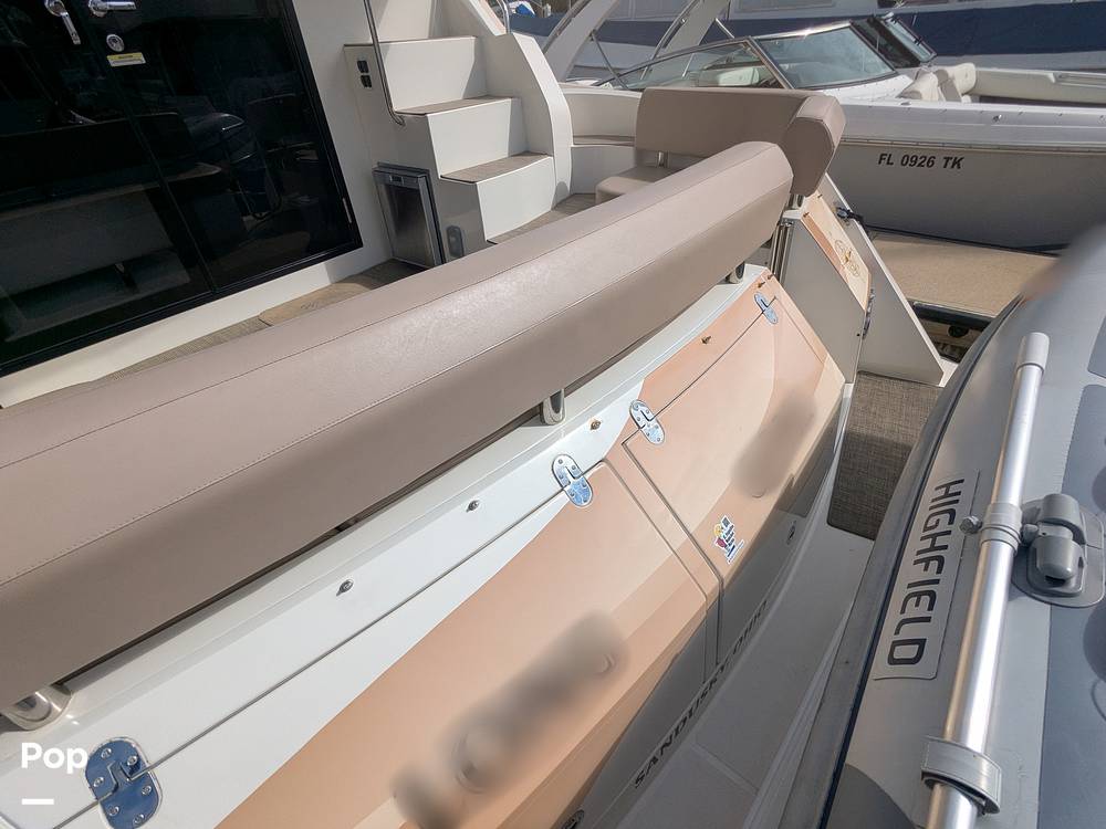 Slide: The Image of Carver C34 Command Bridge/Flybridge 2013 - 15900846