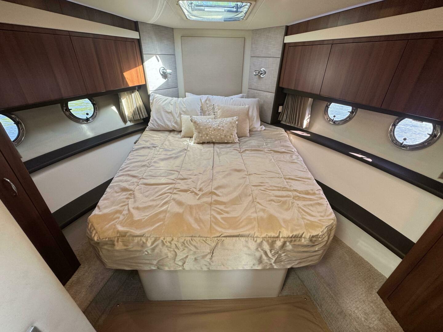 Slide: The Image of Carver C37 2014 - 5270167