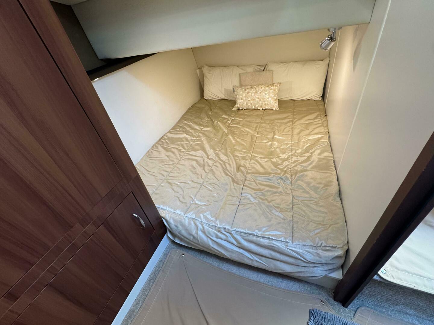 Slide: The Image of Carver C37 2014 - 5270170