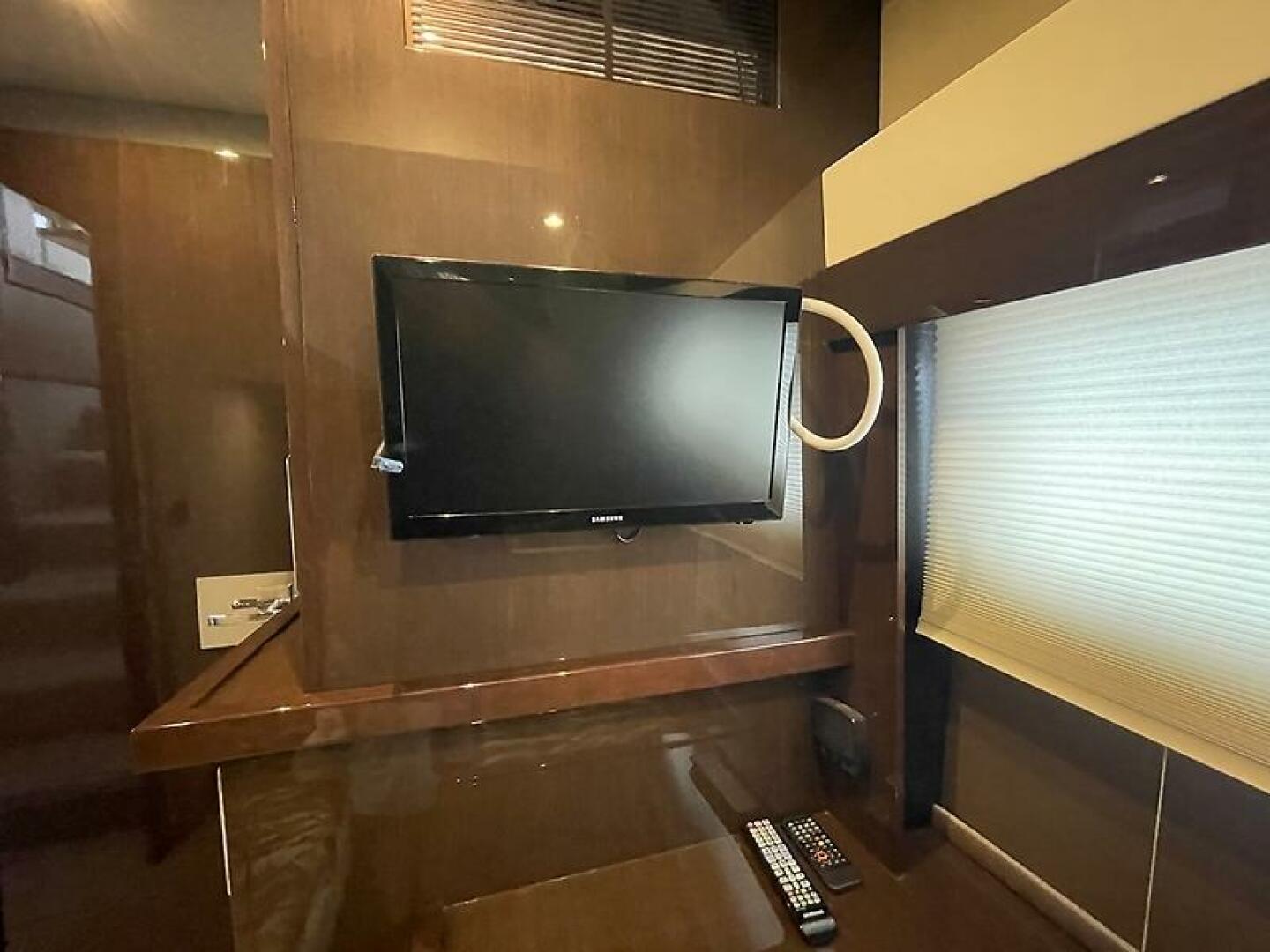 Slide: The Image of 0005273505 - 5506021