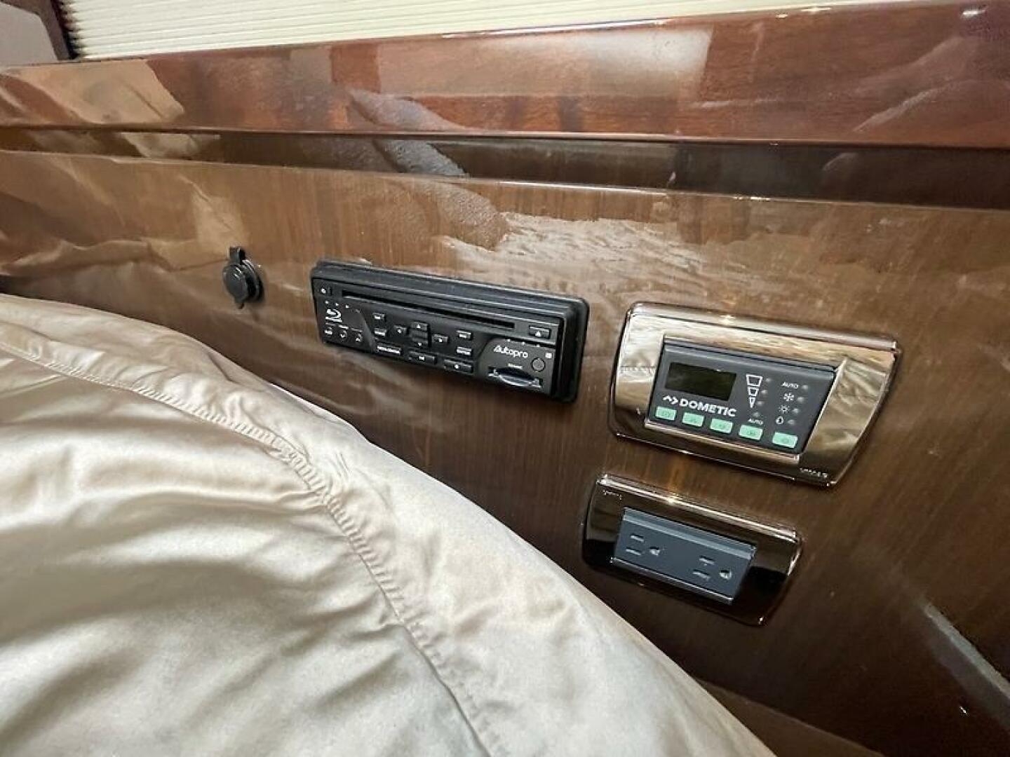 Slide: The Image of 0005273398 - 5506026