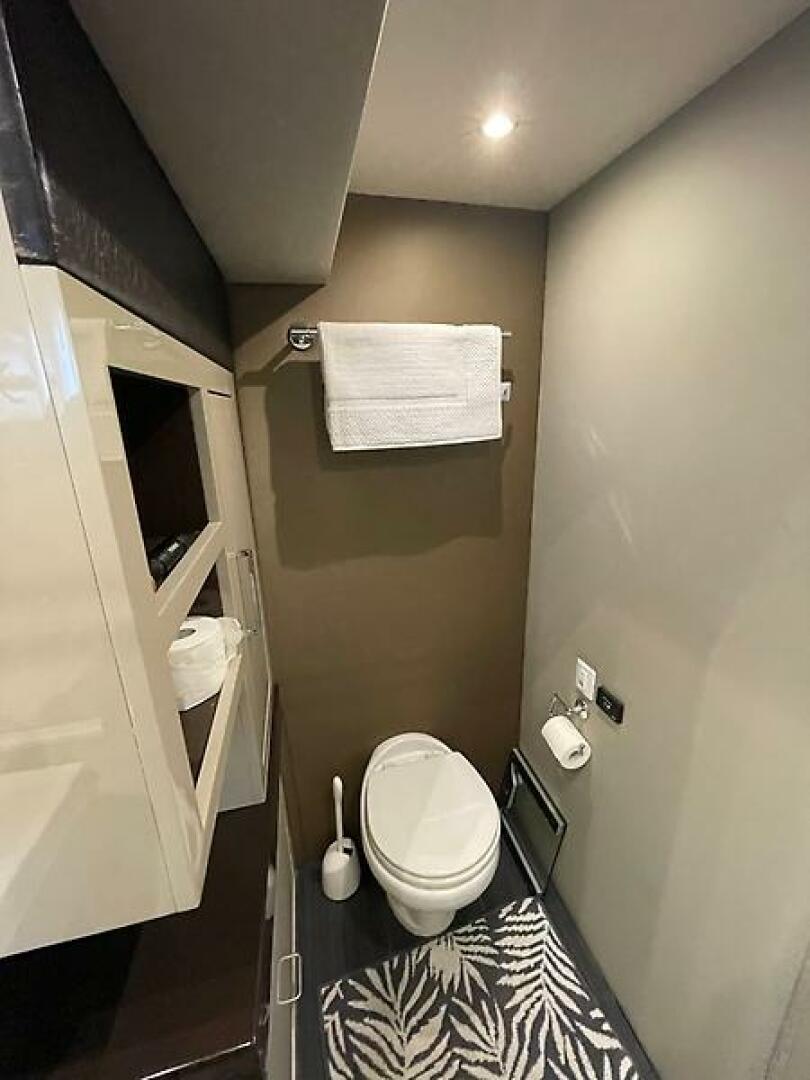 Slide: The Image of 0005272972 - 5506033