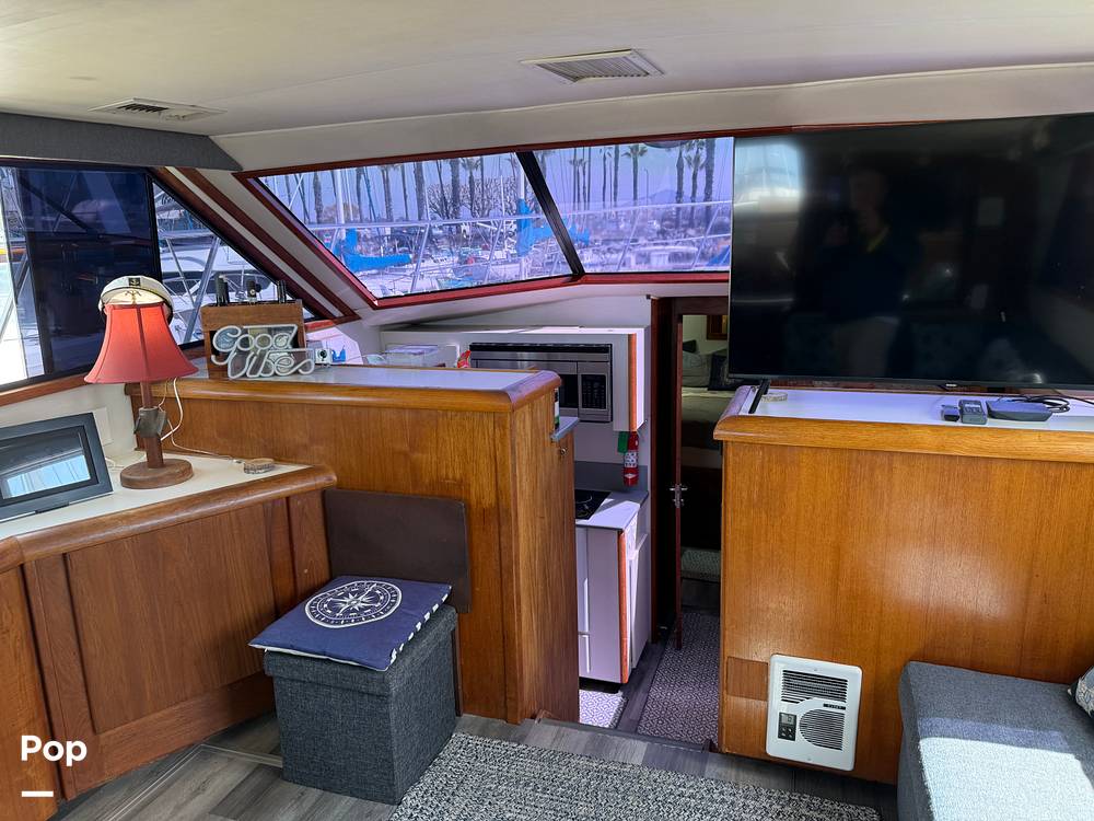 Slide: The Image of Carver Californian 45 Aft Cabin Motoryacht 1990 - 15249523