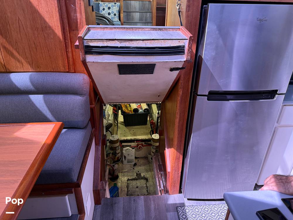 Slide: The Image of Carver Californian 45 Aft Cabin Motoryacht 1990 - 15249588