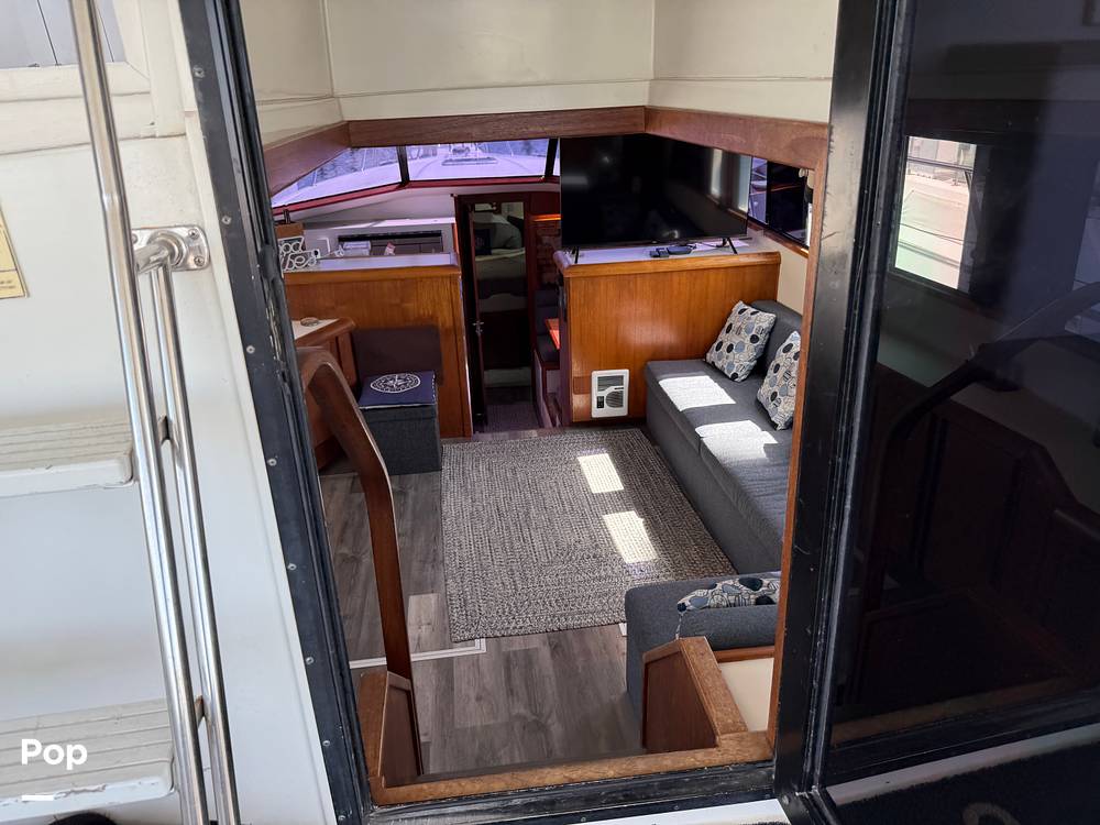 Slide: The Image of Carver Californian 45 Aft Cabin Motoryacht 1990 - 15249511