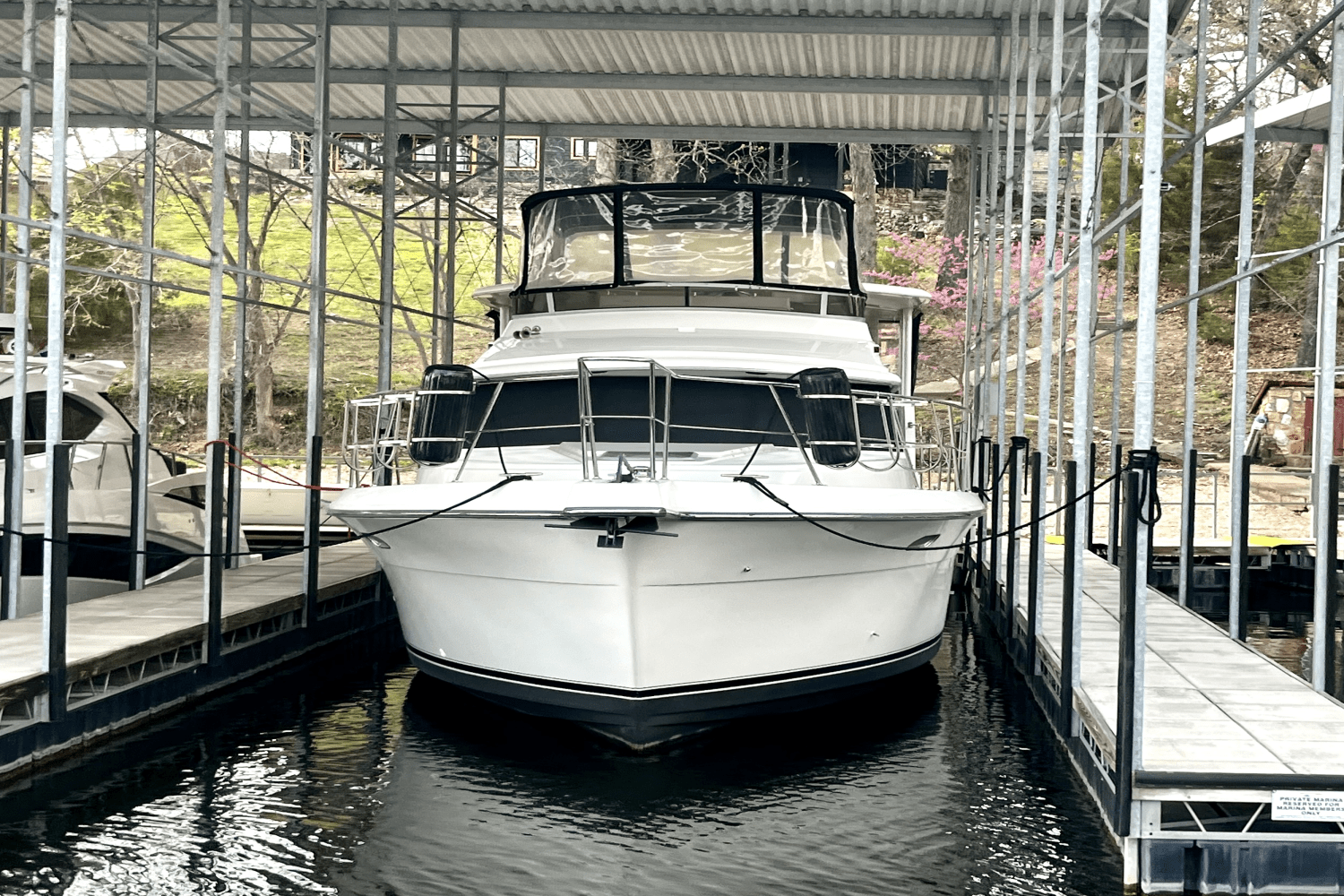 Slide: The Image of Carver Yachts 440 AFT CABIN MOTOR YACHT 1995 - 0