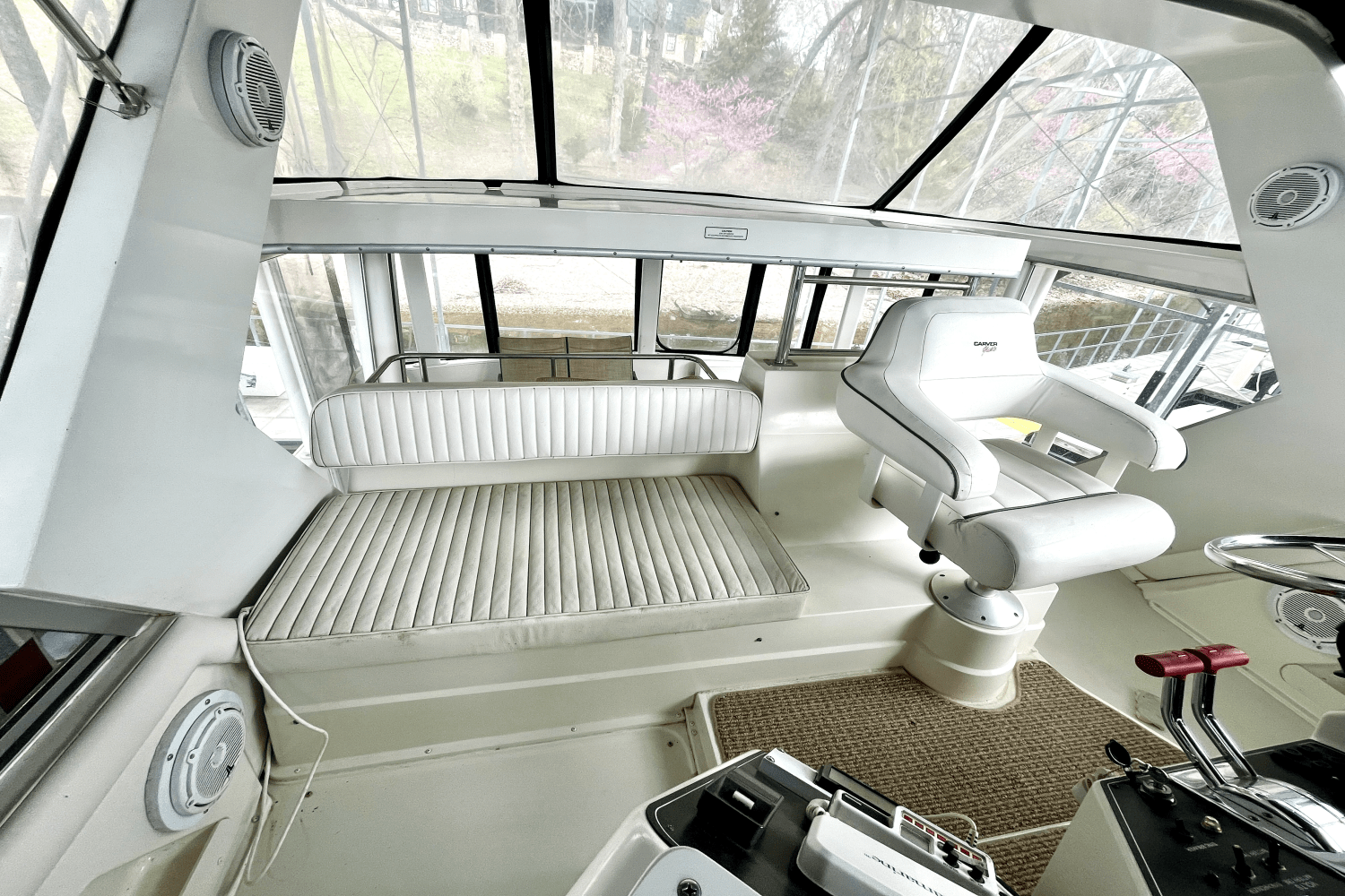 Slide: The Image of Carver Yachts 440 AFT CABIN MOTOR YACHT 1995 - 22
