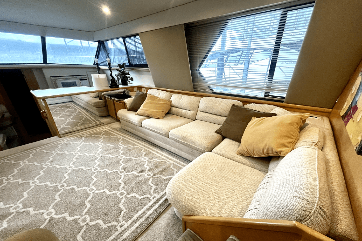 Slide: The Image of Carver Yachts 440 AFT CABIN MOTOR YACHT 1995 - 26