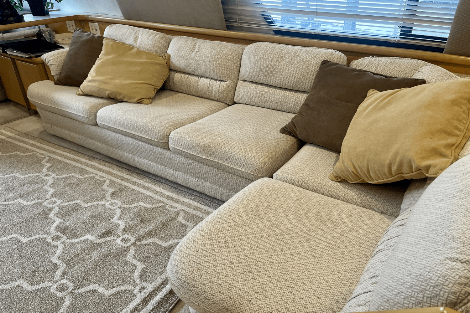 Slide: The Image of Carver Yachts 440 AFT CABIN MOTOR YACHT 1995 - 27