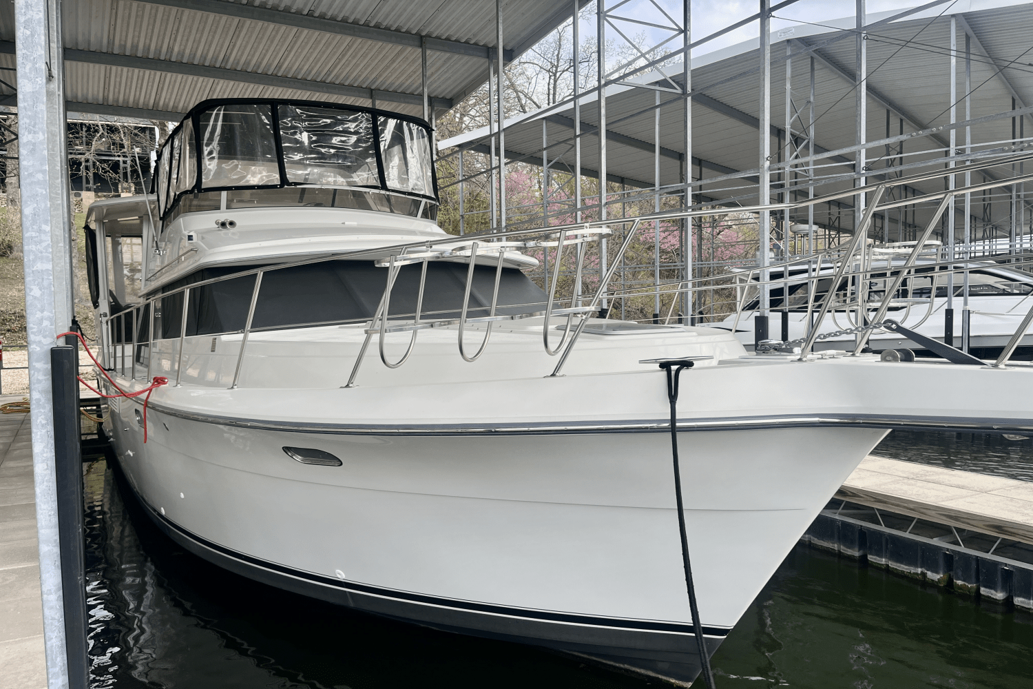 Slide: The Image of Carver Yachts 440 AFT CABIN MOTOR YACHT 1995 - 3