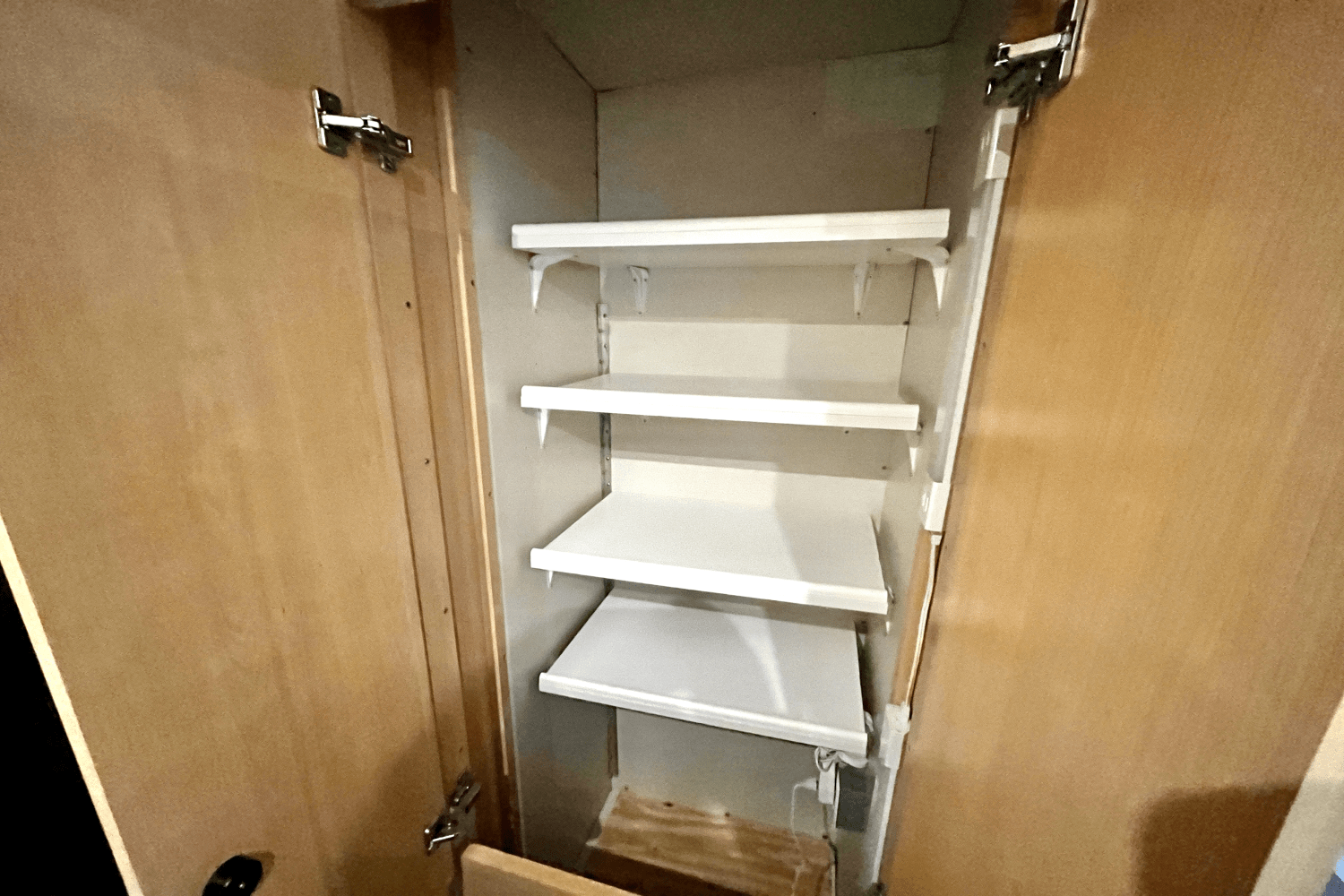 Slide: The Image of Carver Yachts 440 AFT CABIN MOTOR YACHT 1995 - 37