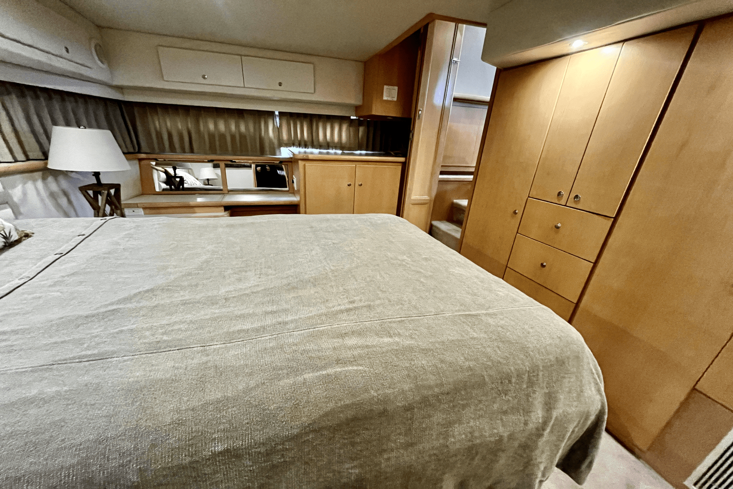 Slide: The Image of Carver Yachts 440 AFT CABIN MOTOR YACHT 1995 - 45