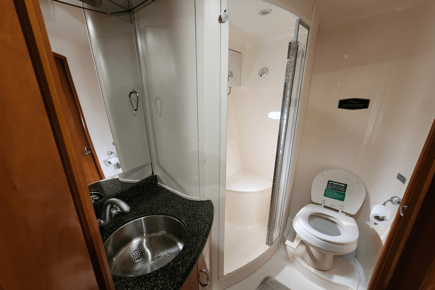 Slide: The Image of Carver Yachts 466 MY 2007 - 11