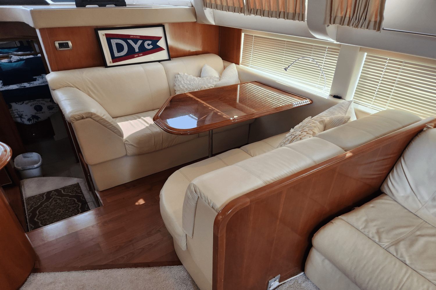 Slide: The Image of Carver Yachts 466 MY 2007 - 21