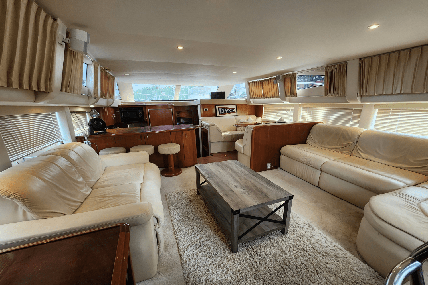 Slide: The Image of Carver Yachts 466 MY 2007 - 28